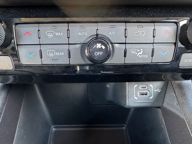 2022 Jeep Compass Latitude | Pano Sunroof | 4X4 | Convenience Pkg |