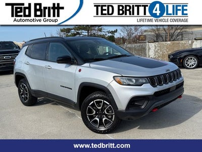 2025 Jeep Compass Trailhawk | 4X4 | Wireless CarPlay | Blind Spot