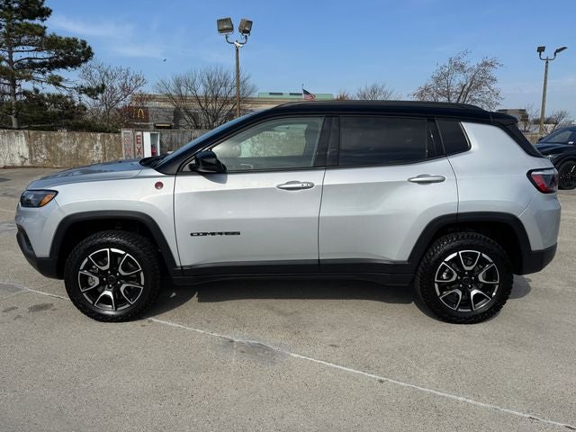 2025 Jeep Compass Trailhawk | 4X4 | Wireless CarPlay | Blind Spot