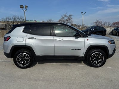 2025 Jeep Compass Trailhawk | 4X4 | Wireless CarPlay | Blind Spot