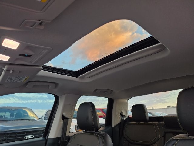 2026 Ford Maverick Lobo Standard | Moonroof | Wireless CarPlay | AWD