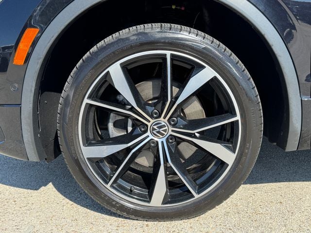 2022 Volkswagen Tiguan 2.0T SEL R-Line | Pano Sunroof | AWD | CarPlay