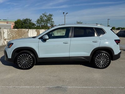 2025 Volkswagen Taos 1.5T SE | Pano Sunroof | Wireless CarPlay