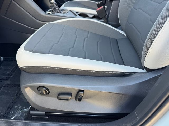 2025 Volkswagen Taos 1.5T SE | Pano Sunroof | Wireless CarPlay
