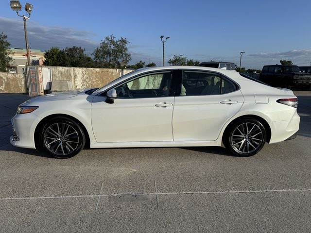 2023 Toyota Camry Hybrid XLE