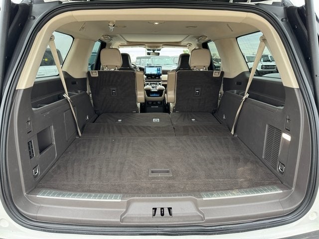 2022 Lincoln Navigator L Reserve | 2nd Row Capt. Chair w/ Massage | 4WD