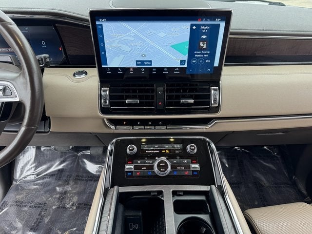 2022 Lincoln Navigator L Reserve | 2nd Row Capt. Chair w/ Massage | 4WD