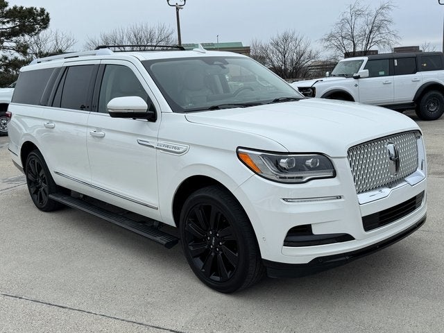 2022 Lincoln Navigator L Reserve | 2nd Row Capt. Chair w/ Massage | 4WD