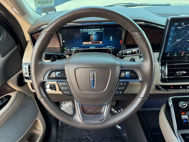 2022 Lincoln Navigator L Reserve | 2nd Row Captains | Luxury Pkg