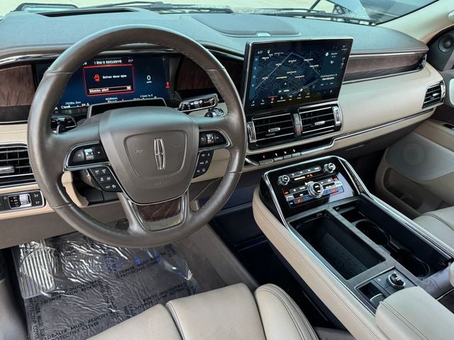 2022 Lincoln Navigator L Reserve | 2nd Row Captains | Luxury Pkg