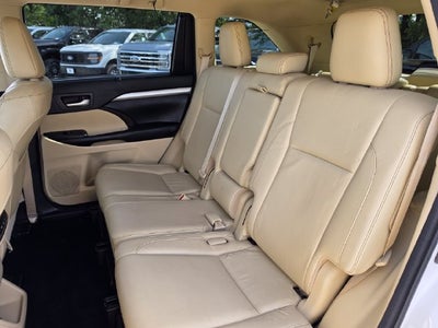 2018 Toyota Highlander Hybrid XLE | Moonroof