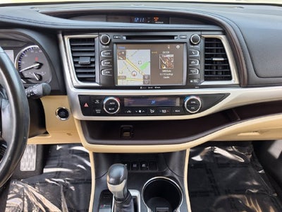 2018 Toyota Highlander Hybrid XLE | Moonroof