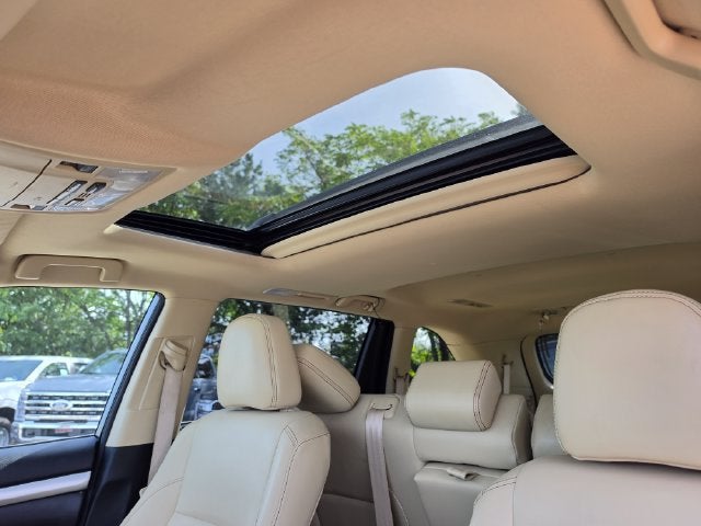 2018 Toyota Highlander Hybrid XLE | Moonroof