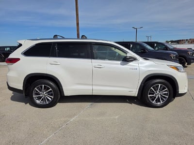2018 Toyota Highlander Hybrid XLE | Moonroof