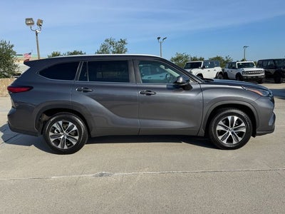 2023 Toyota Highlander Hybrid XLE