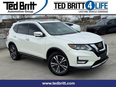 2017 Nissan Rogue SL | Pano Roof | Navigation | Heated Seats | AWD