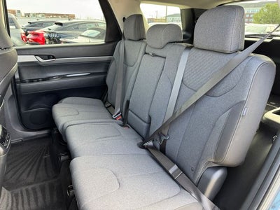 2025 Hyundai Palisade SE | Smart Cruise Control | Navigation | CarPlay