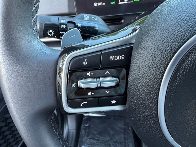 2025 Kia Carnival Hybrid SX | Pano Moonroof | Dark Edition Pkg |