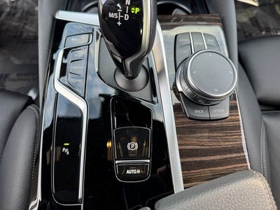 2023 BMW 5 Series 530i xDrive | Premium Pkg. | Moonroof | CarPlay