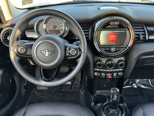 2021 MINI Cooper Signature | Pano Sunroof | Heated Seats | Led Headlights