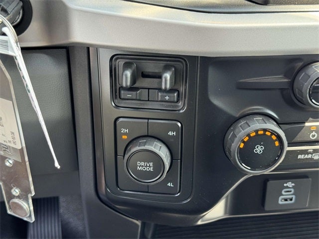 2025 Ford F-600SD XLT