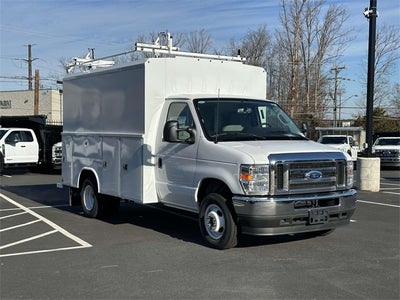 2025 Ford E-350SD Base Cutaway