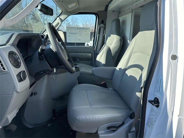 2025 Ford E-350SD Base Cutaway