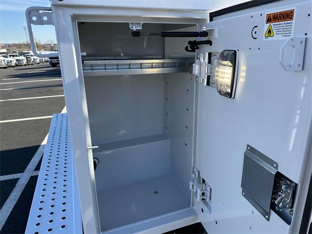 2025 Ford E-350SD Base Cutaway