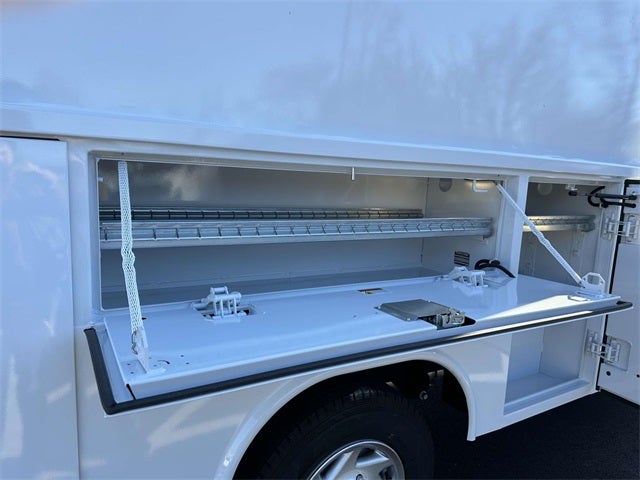 2025 Ford E-350SD Base Cutaway