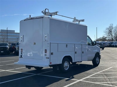 2025 Ford E-350SD Base Cutaway