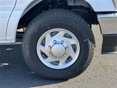 2025 Ford E-350SD Base Cutaway