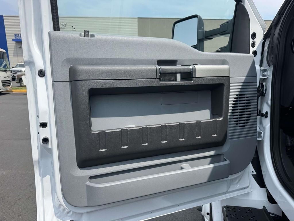 2027 Ford F-750SD Base