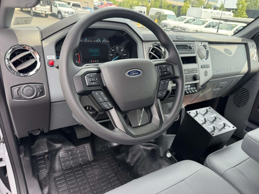 2027 Ford F-750SD Base