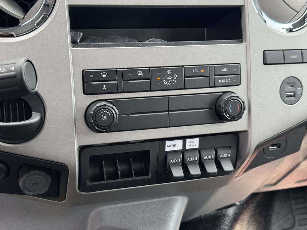 2027 Ford F-750SD Base