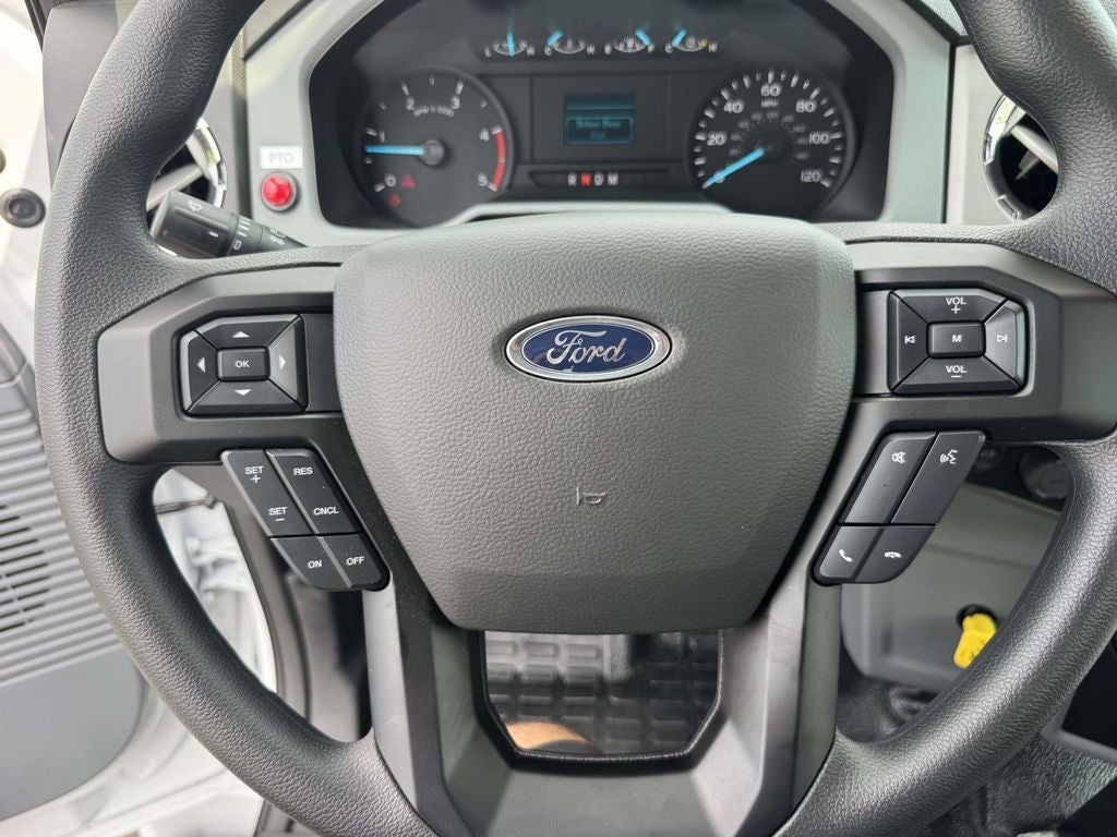 2027 Ford F-750SD Base