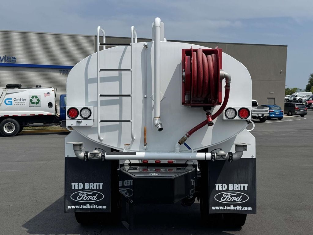 2027 Ford F-750SD Base