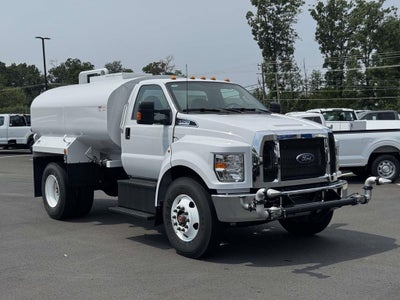 2027 Ford F-750SD Base