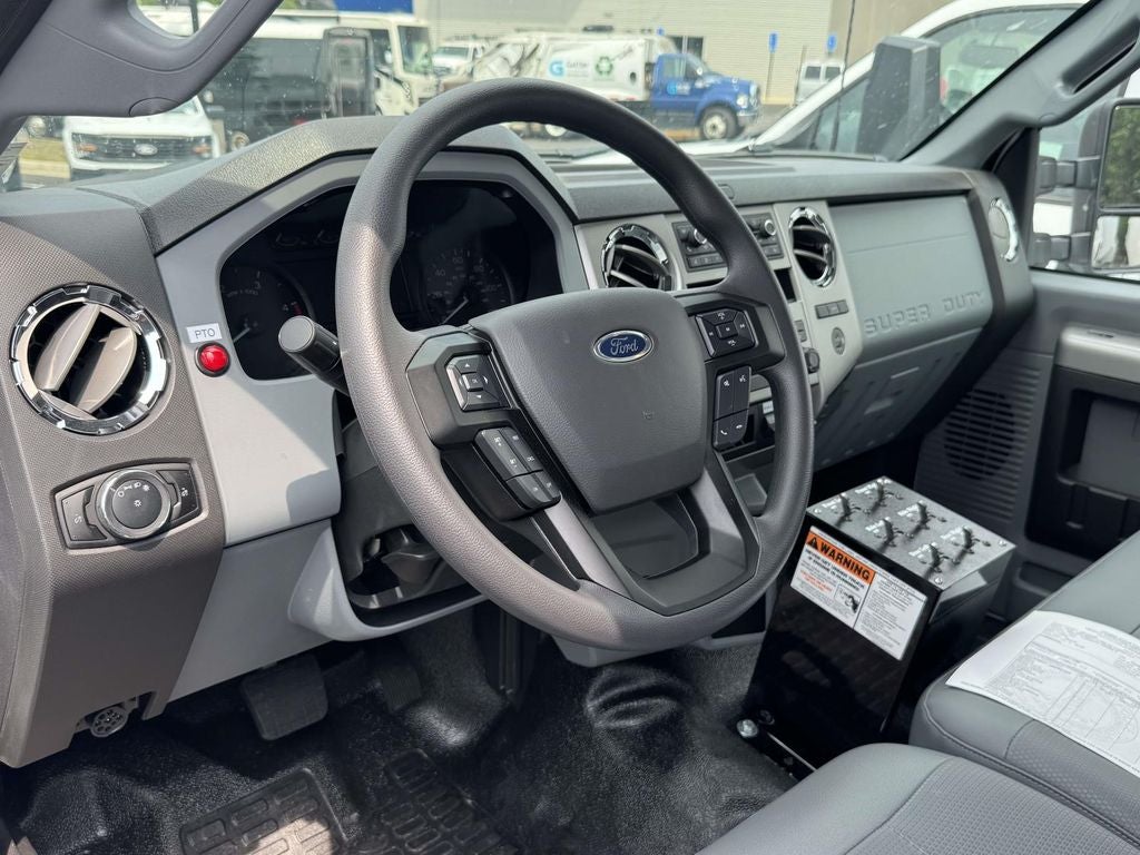 2027 Ford F-750SD Base