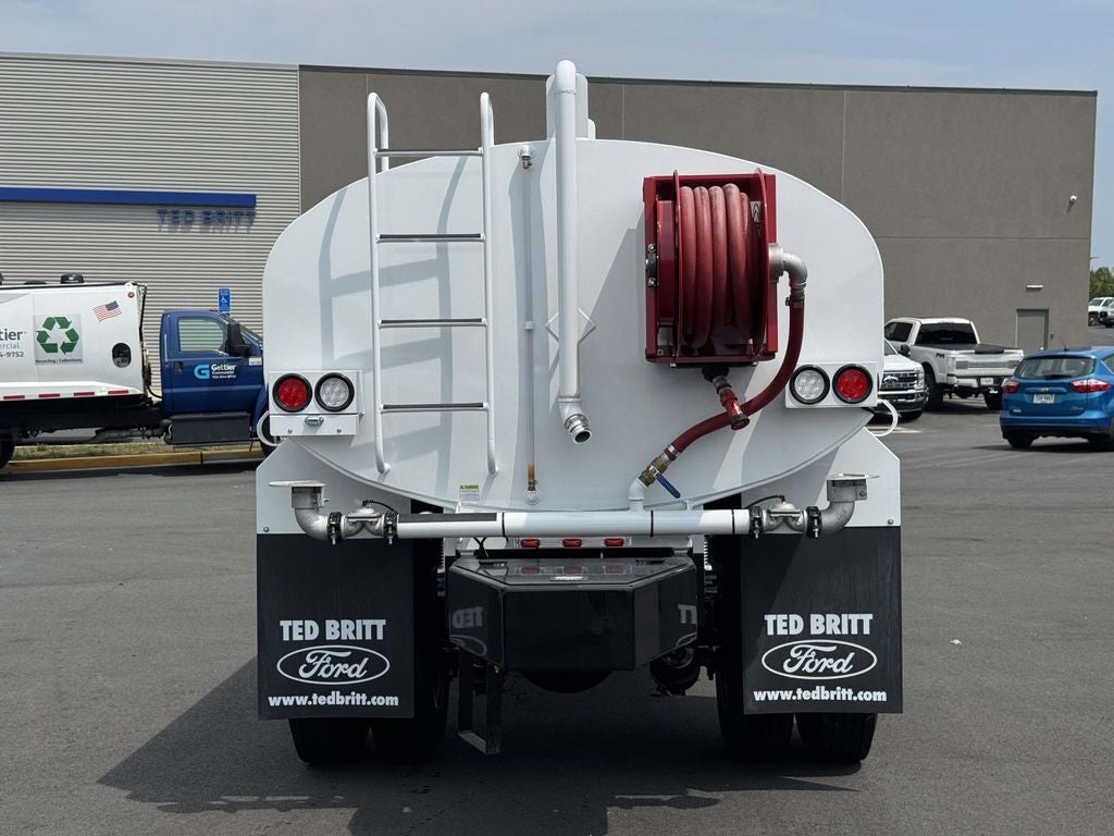 2027 Ford F-750SD Base