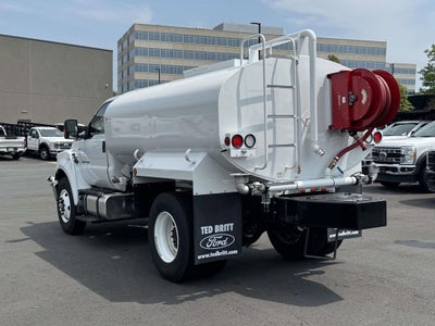 2027 Ford F-750SD Base