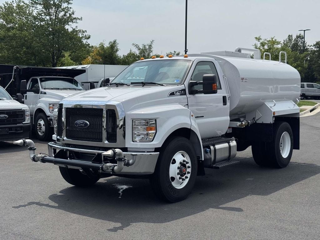 2027 Ford F-750SD Base