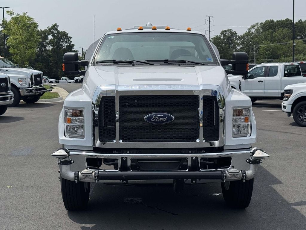 2027 Ford F-750SD Base