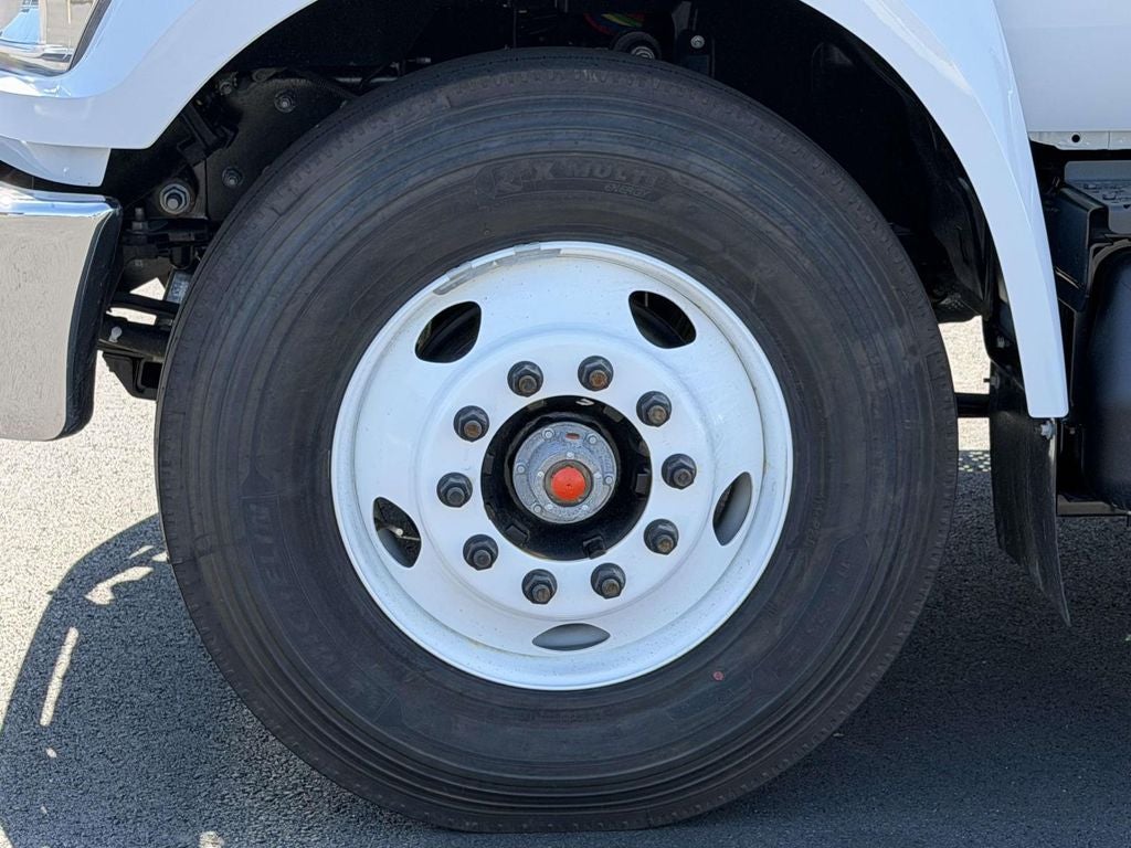 2027 Ford F-750SD Base