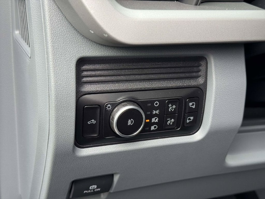 2027 Ford F-350SD XLT
