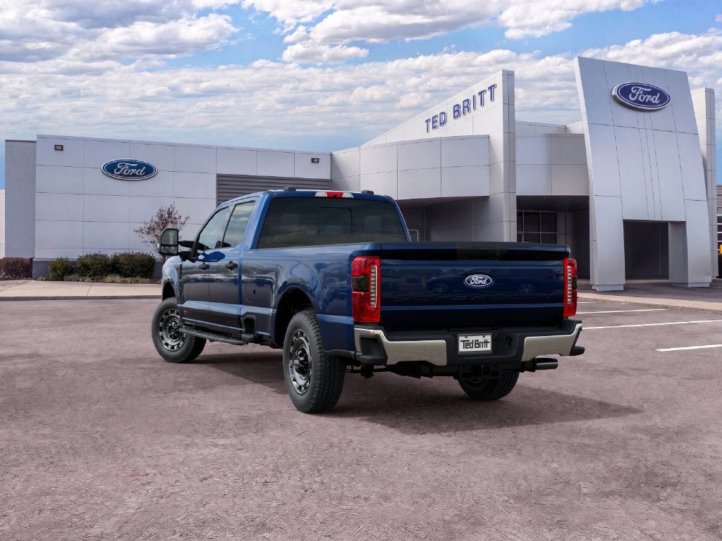 2027 Ford F-350SD XLT