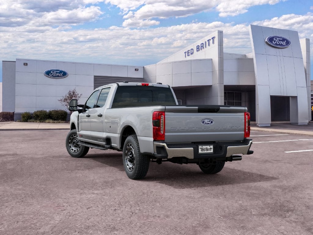 2027 Ford F-350SD XLT