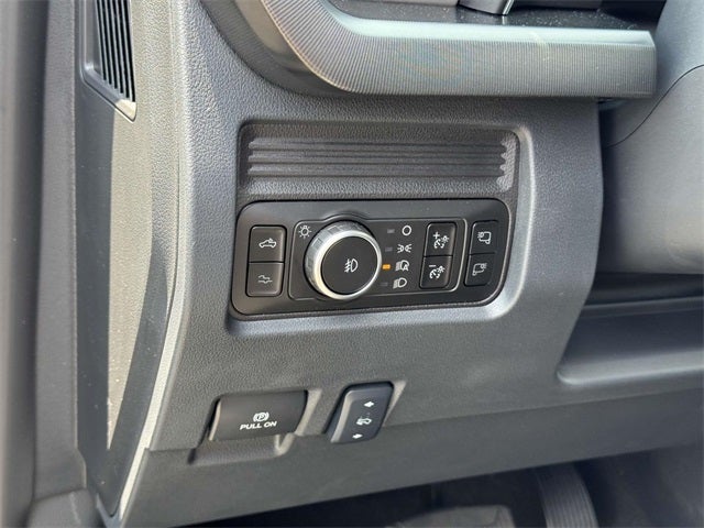 2025 Ford F-350SD Platinum DRW