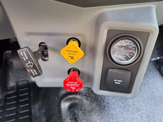 2027 Ford F-750SD Base