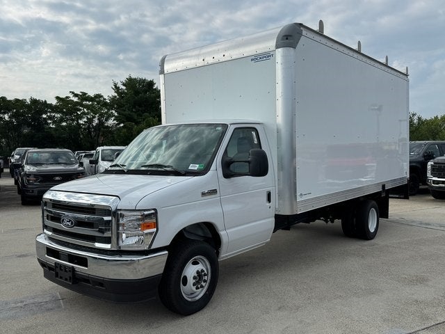 2026 Ford E-450SD 17 FT BOX DUAL ROLL UP Base