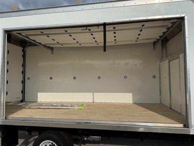2026 Ford E-450SD 17 FT BOX DUAL ROLL UP Base